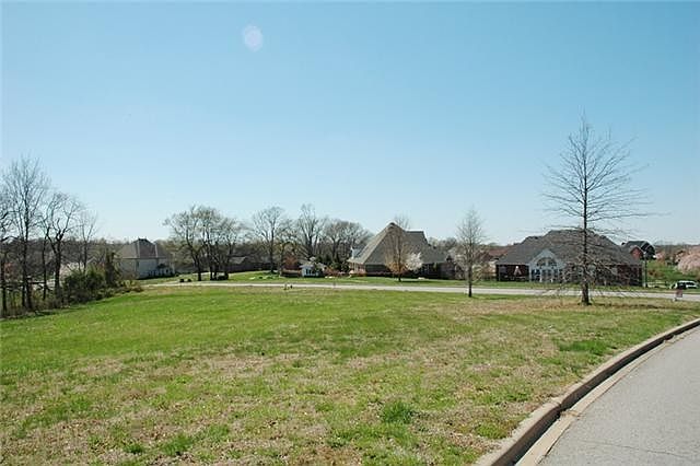 1st image of 2842 Carriage Way