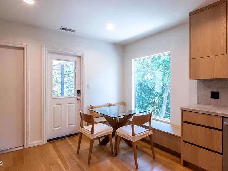 1483 Arroyo View Dr — Photo 12
