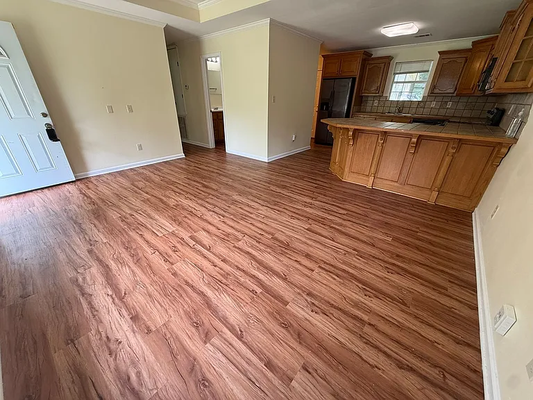 3913 Hobbs Dr — Photo 3