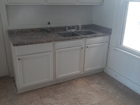 5th image of 400 Broad St #1