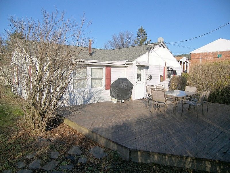 1st image of 282 Saint James St