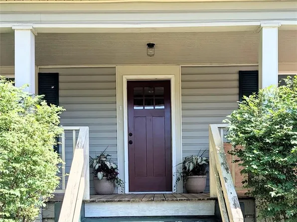 110 N Chestnut St, Morganton, NC 28655