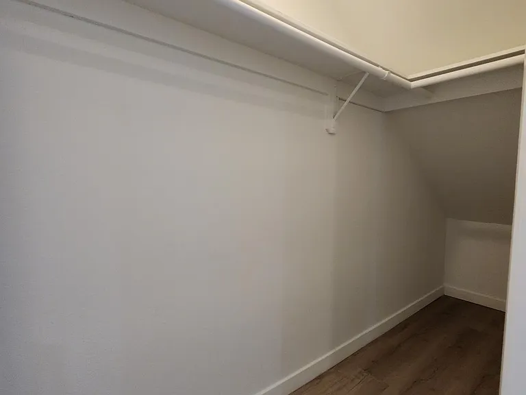 1535 Granville Ave #104 — Photo 12