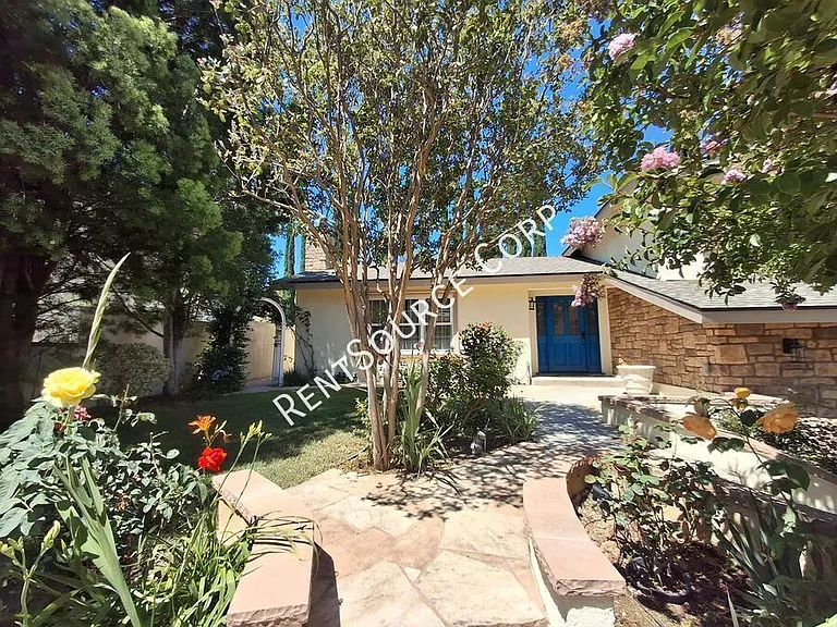 26421 Torrey Pines Dr — Photo 3