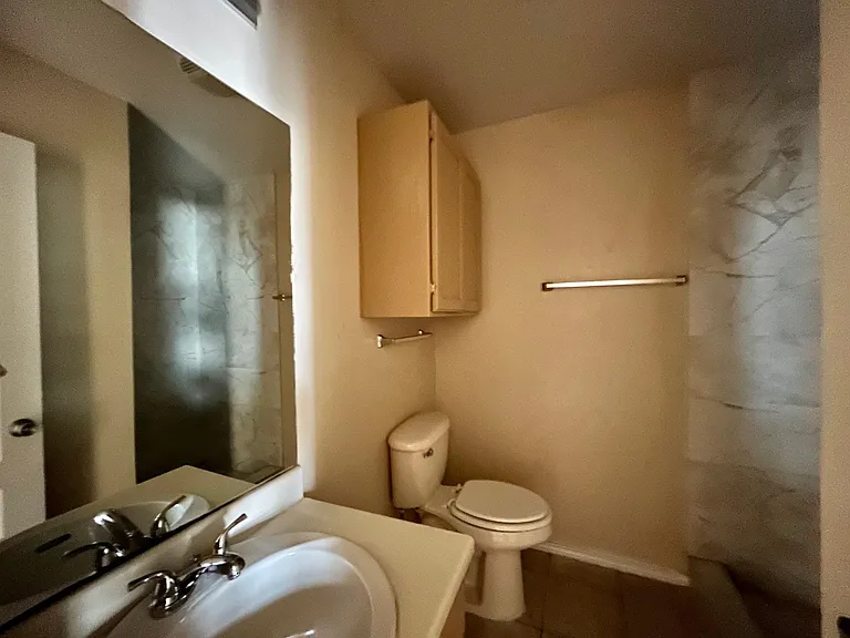 203 Martingale Ln #40 — Photo 9