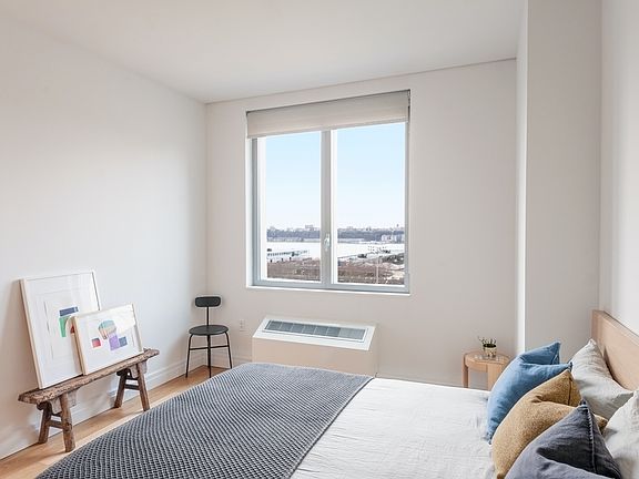 3rd image of 550 W 54th St #452