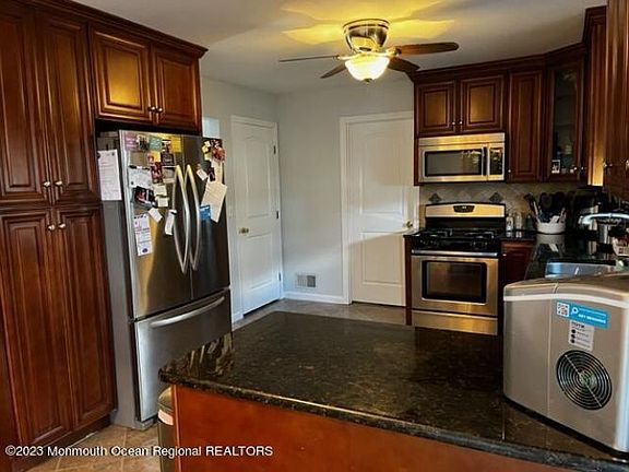3rd image of 721 9th St