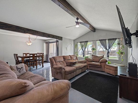 5th image of 413 Smallwood Dr