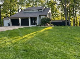 1944 Oak Ridge Dr, Lawrenceburg, IN 47025