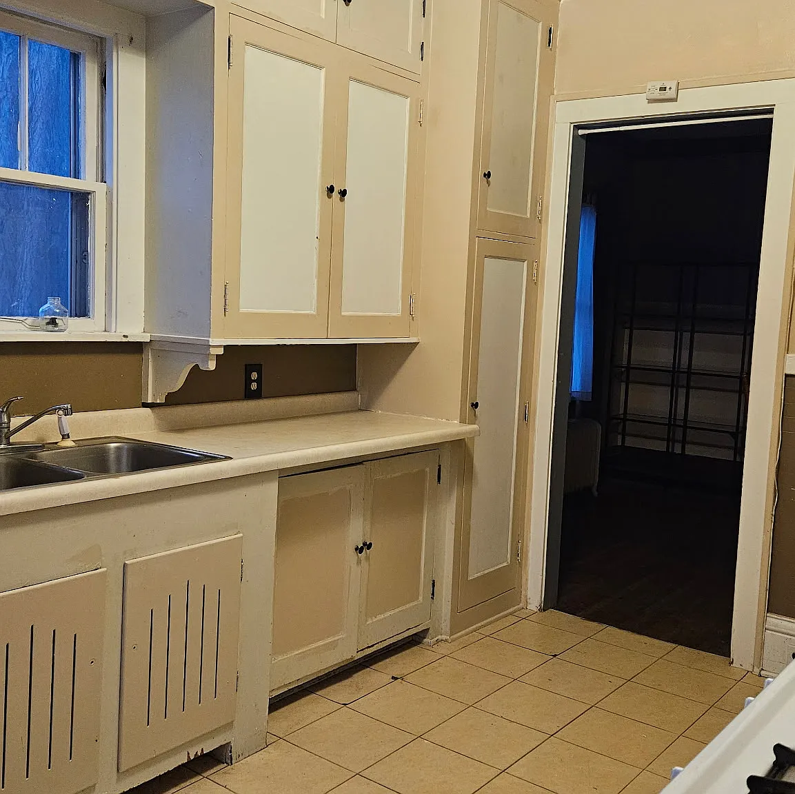 2 bed, 1.5 bath, 2238 sqft, $1,500 — Photo 2