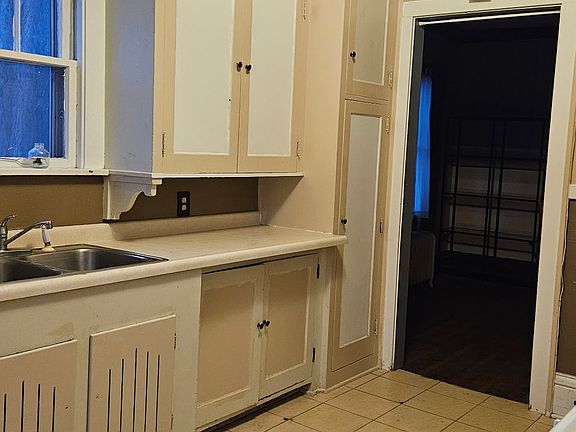 2nd image of 312 2nd St E