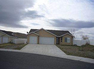 1423 Red Bluffs Way, Fernley, NV 89408