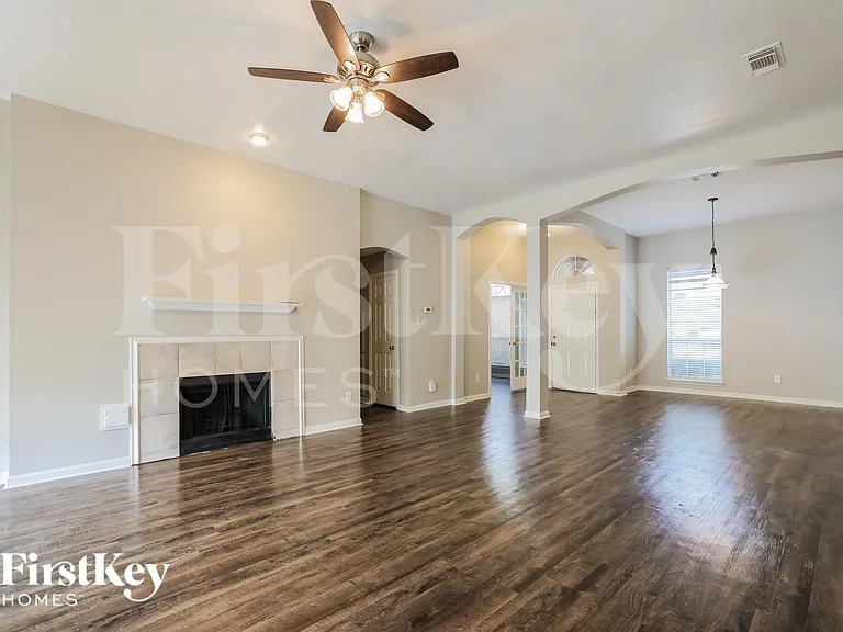 15722 E Astern Dr — Photo 3