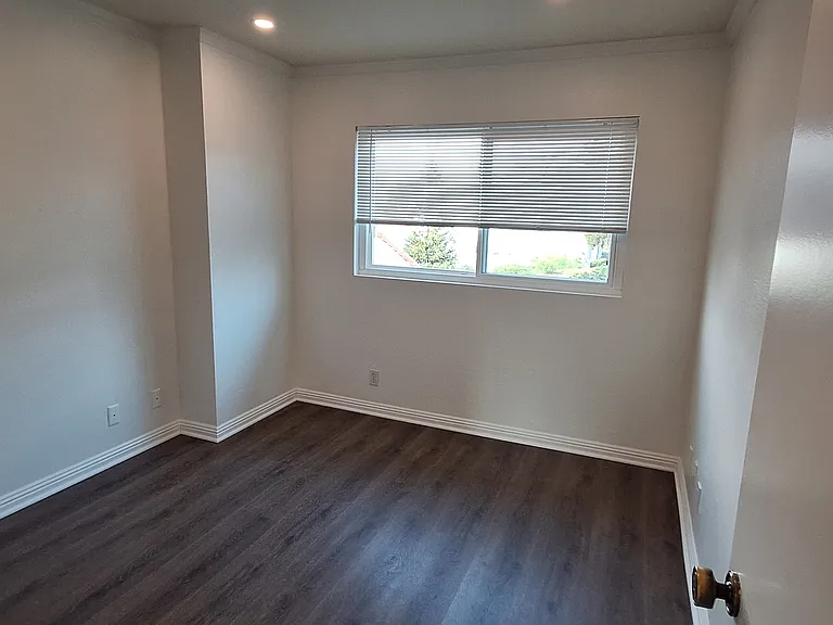 255 Green Moor Pl — Photo 14