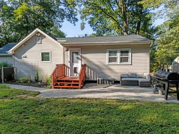 23 Pootatuck Trail, Newtown, CT 06482