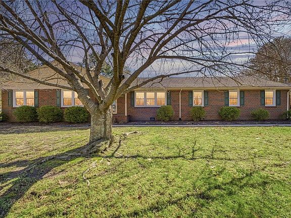 2nd image of 307 Ridgeland Dr