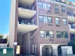 71-11 162nd St APT 2A, Fresh Meadows, NY 11365
