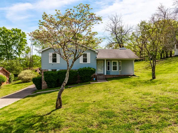 154 Lakeside Park Dr, Hendersonville, TN 37075