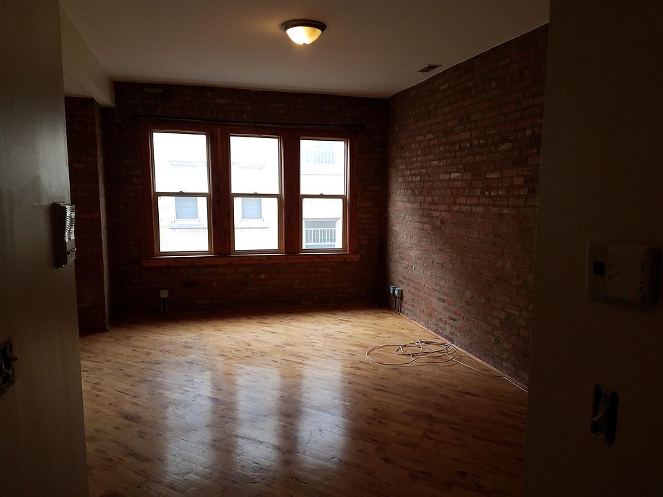 2nd image of 1120 E Hyde Park Blvd APT 2S