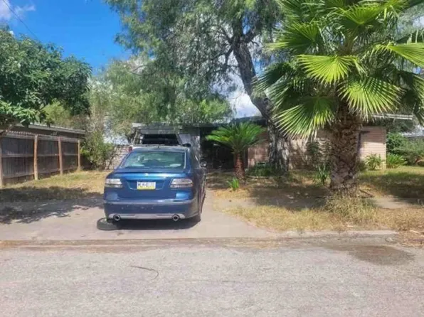 740 Santa Anita Dr, Kingsville, TX 78363
