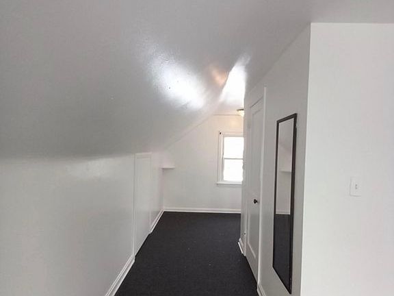 4th image of 744 Marie Ave