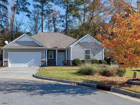 120 Grandfather Ct, Holly Springs, NC 27540