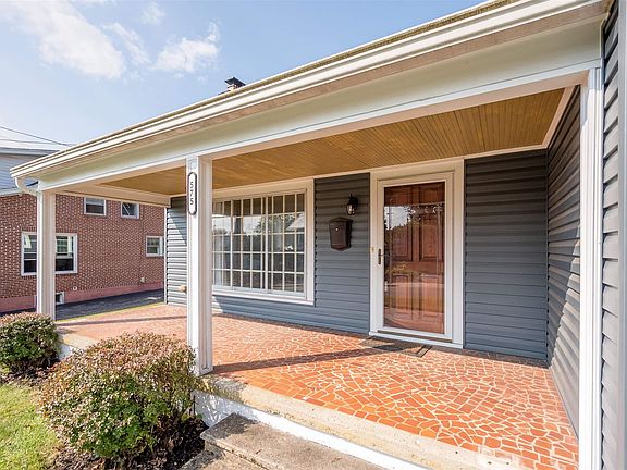 5th image of 575 Tazewell St