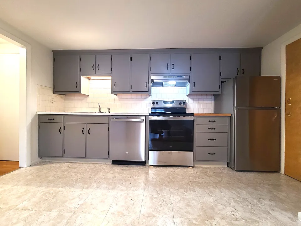 6 Azalea Ct #J