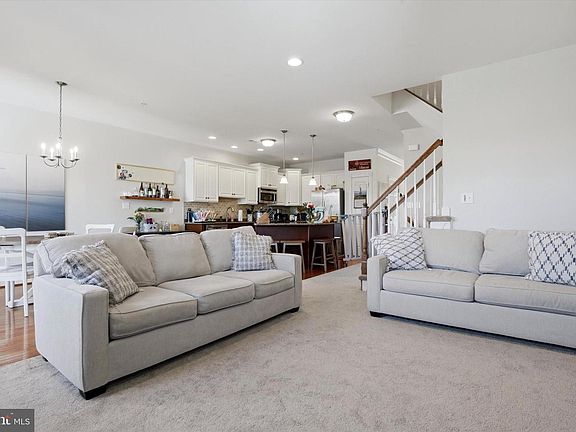4th image of 115 Mainland Square Dr