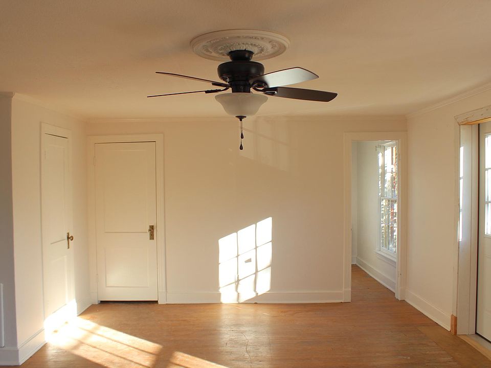 Beautiful natural lighting for the living room