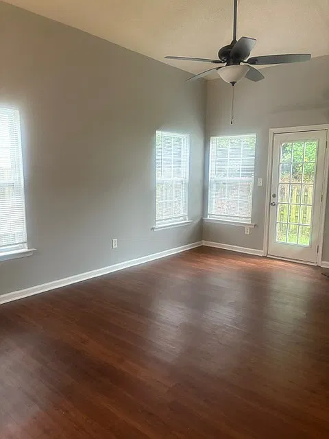 4 bed, 2.5 bath, 1765 sqft, $2,400 — Photo 4
