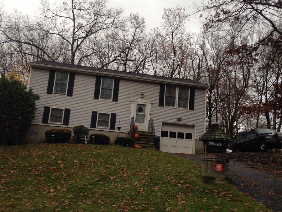 1st image of 19 Orchard Dr
