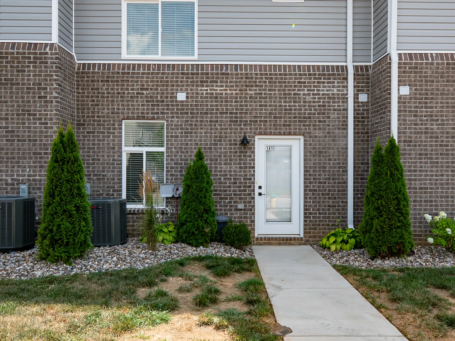 2 bed, 1225 sqft, $1,950 — Photo 1