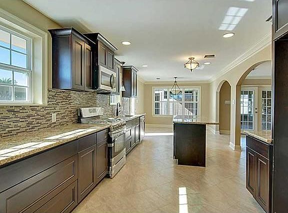 3rd image of 7124 Grey Oaks Dr