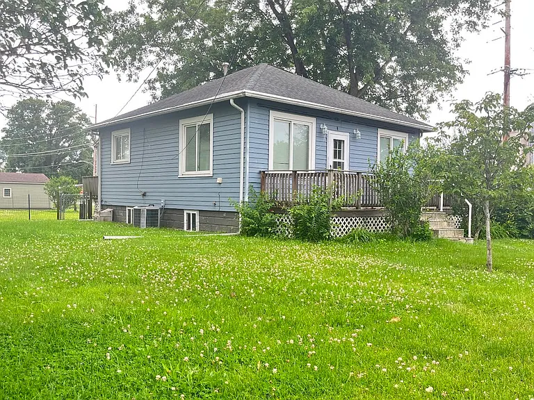 305 W Harrison St — Photo 1