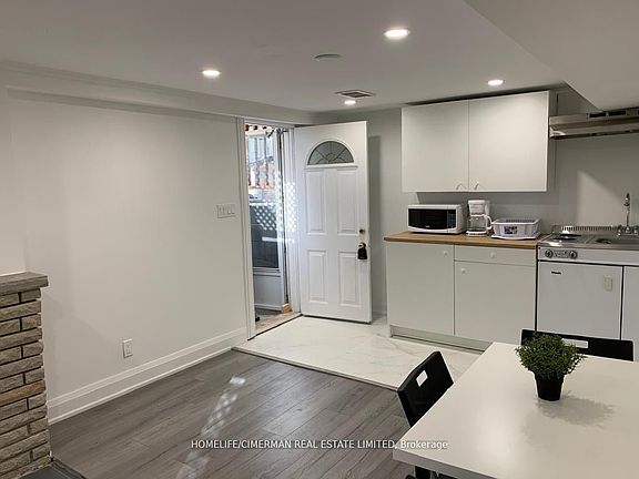 4th image of 106 Holcolm Rd #Basement
