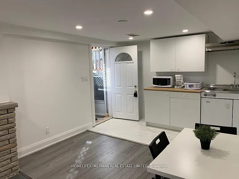 106 Holcolm Rd #BASEMENT — Photo 4