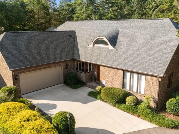 4 Chalford Place, Pinehurst, NC 28374