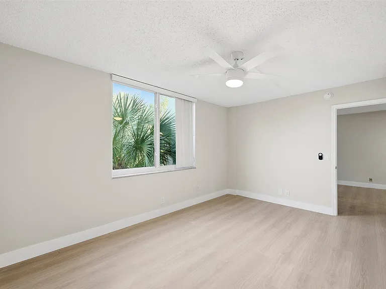 9430 Poinciana Pl #409 — Photo 4