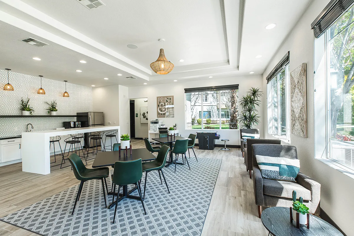 Building Photo - Parkside Villas