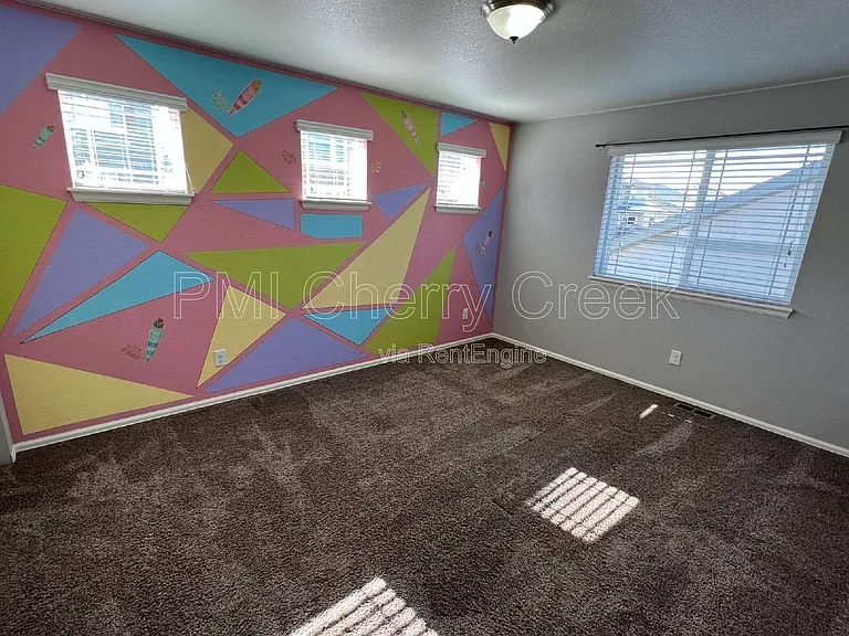 22472 E Union Cir — Photo 12