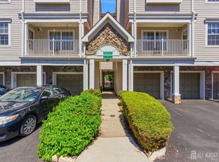 15 Wilmbelton Ct, Edison, NJ 08820