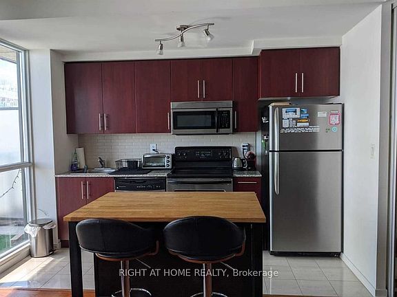 4th image of 55 Bremner Blvd #3411