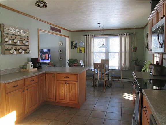 4th image of 780 Zehner Rd