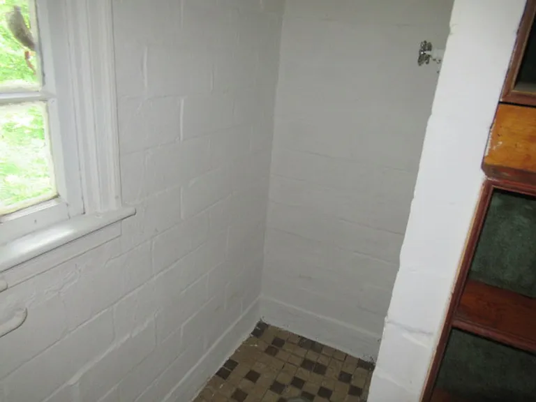 806 N Park St #B — Photo 11
