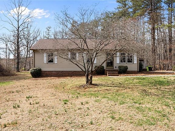 3rd image of 8826 Colgate Rd