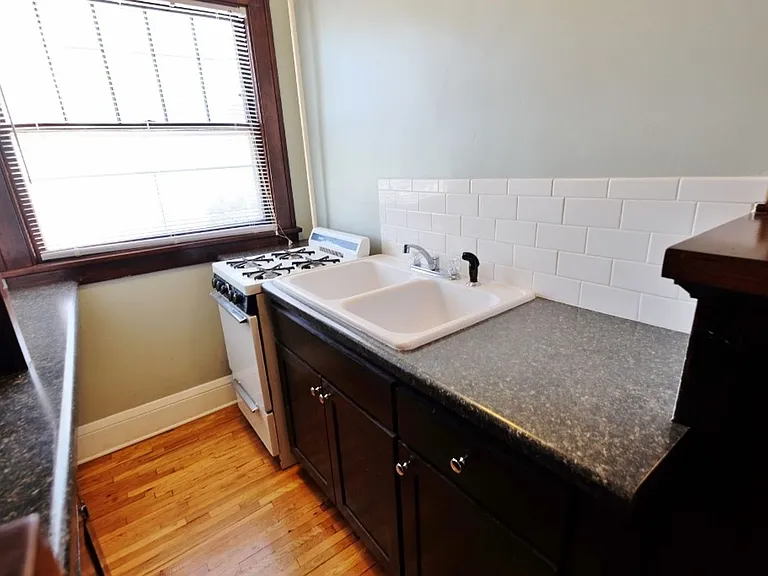 1091 Goodrich Ave — Photo 18