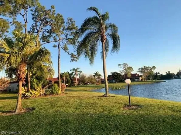 2037 Pine Isle LN #2037, NAPLES, FL 34112
