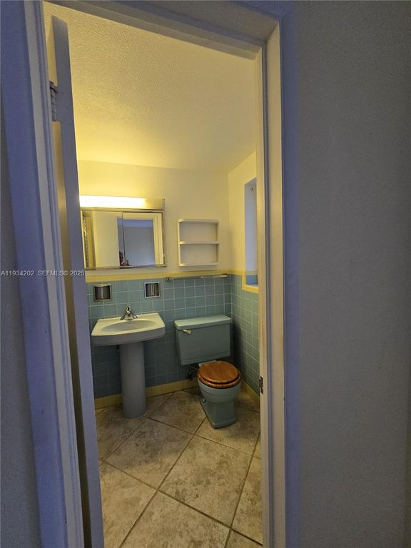 3201 SE 12th St APT B3, photo 9