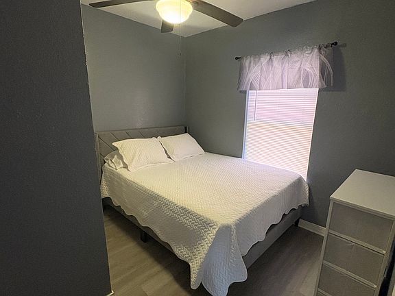 5th image of 113 E Texas Ave #111